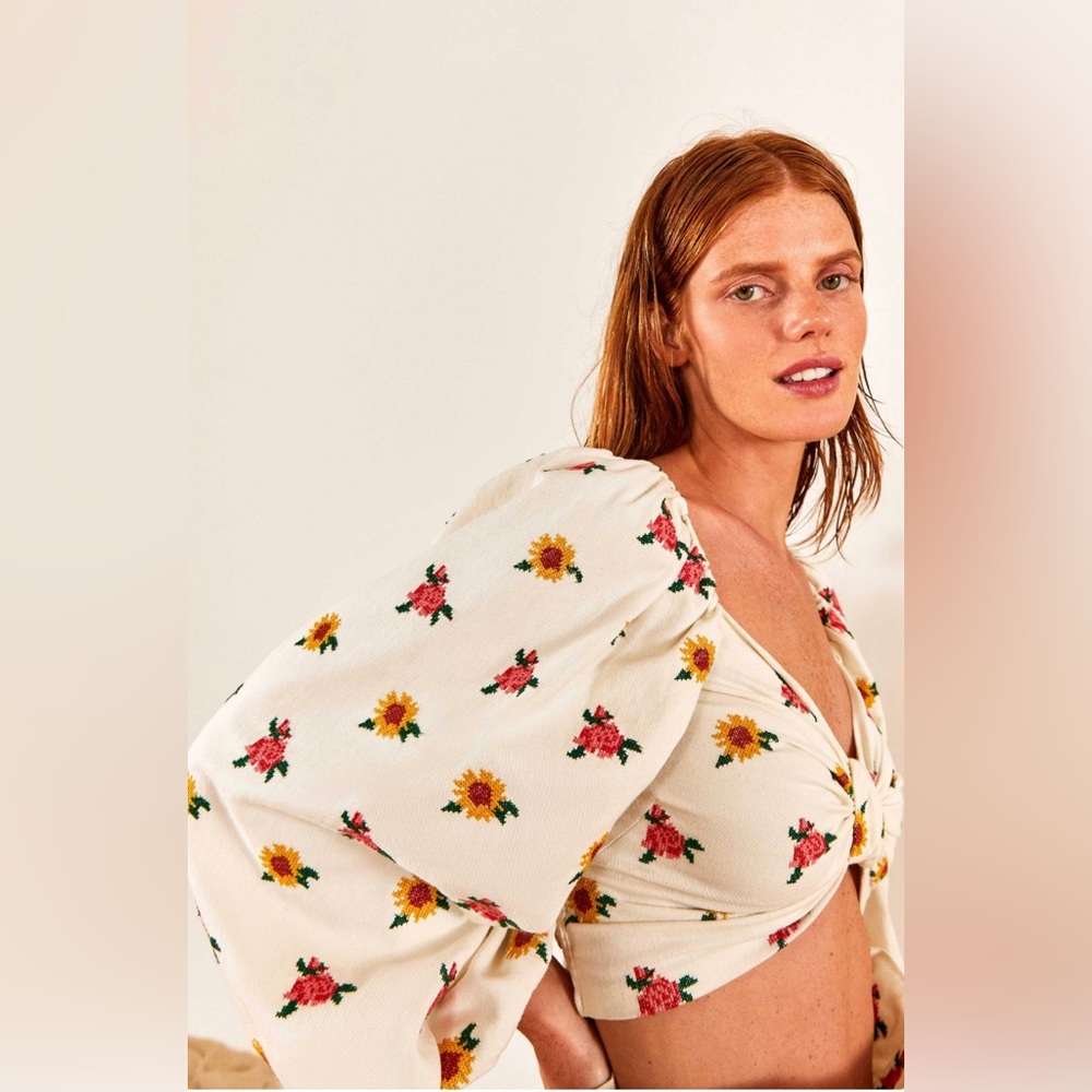 NWT Farm Rio mixed cross stitch flowers embroidered crop top (off white color)